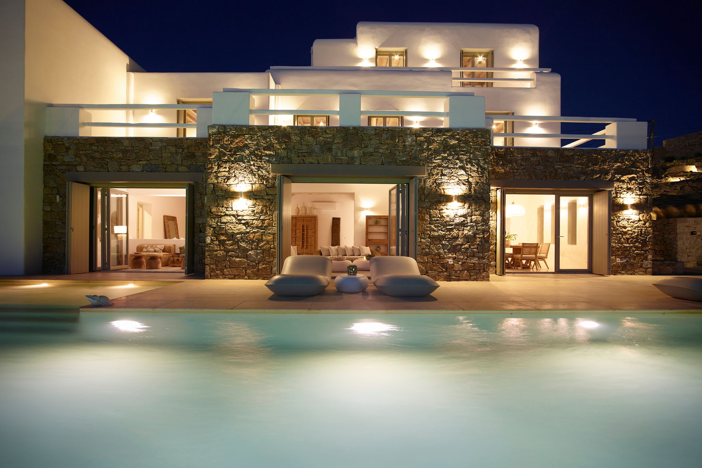 The Villa location is Tourlos!